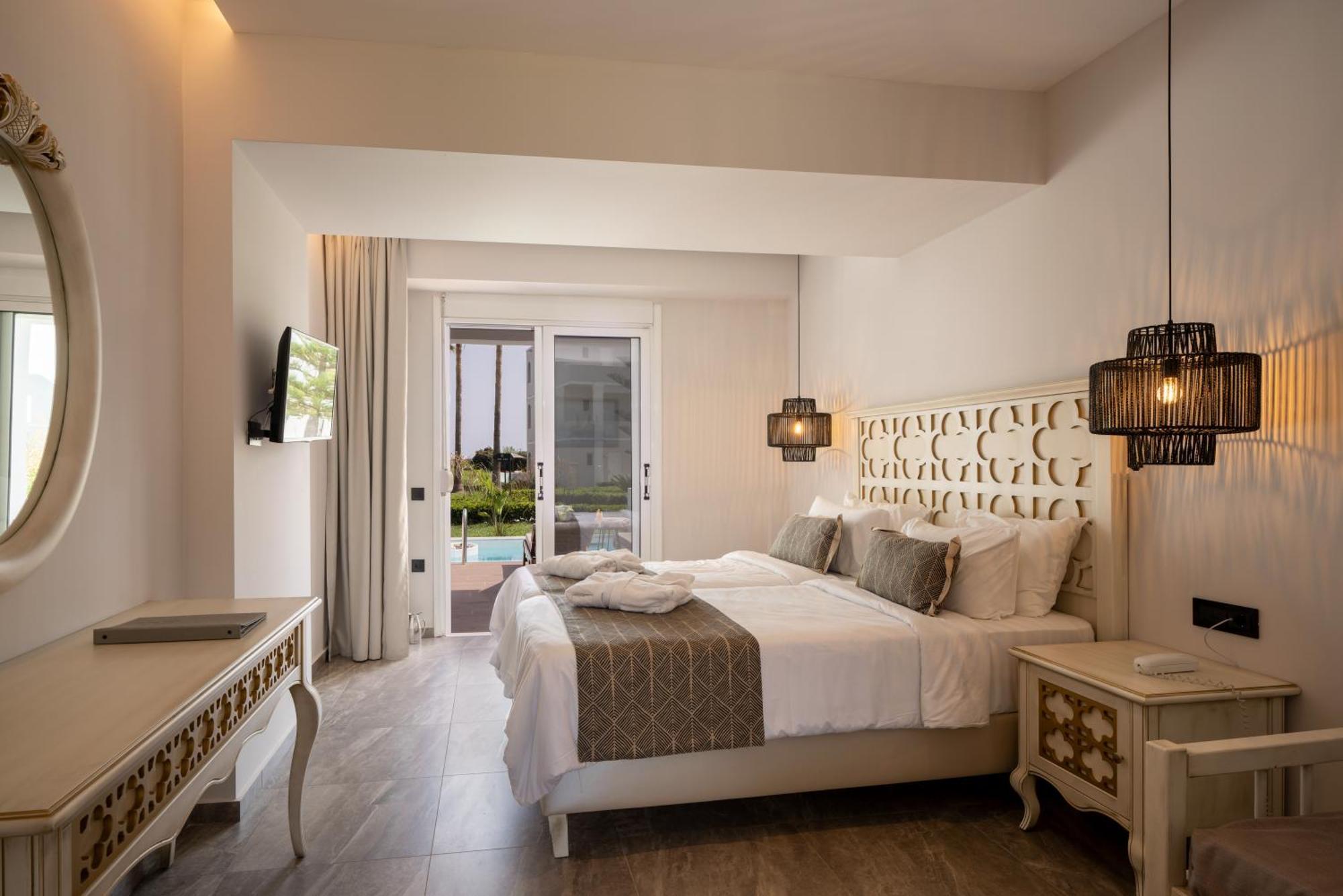 Delfina Tropic Beach Paralia Kourna Exterior photo