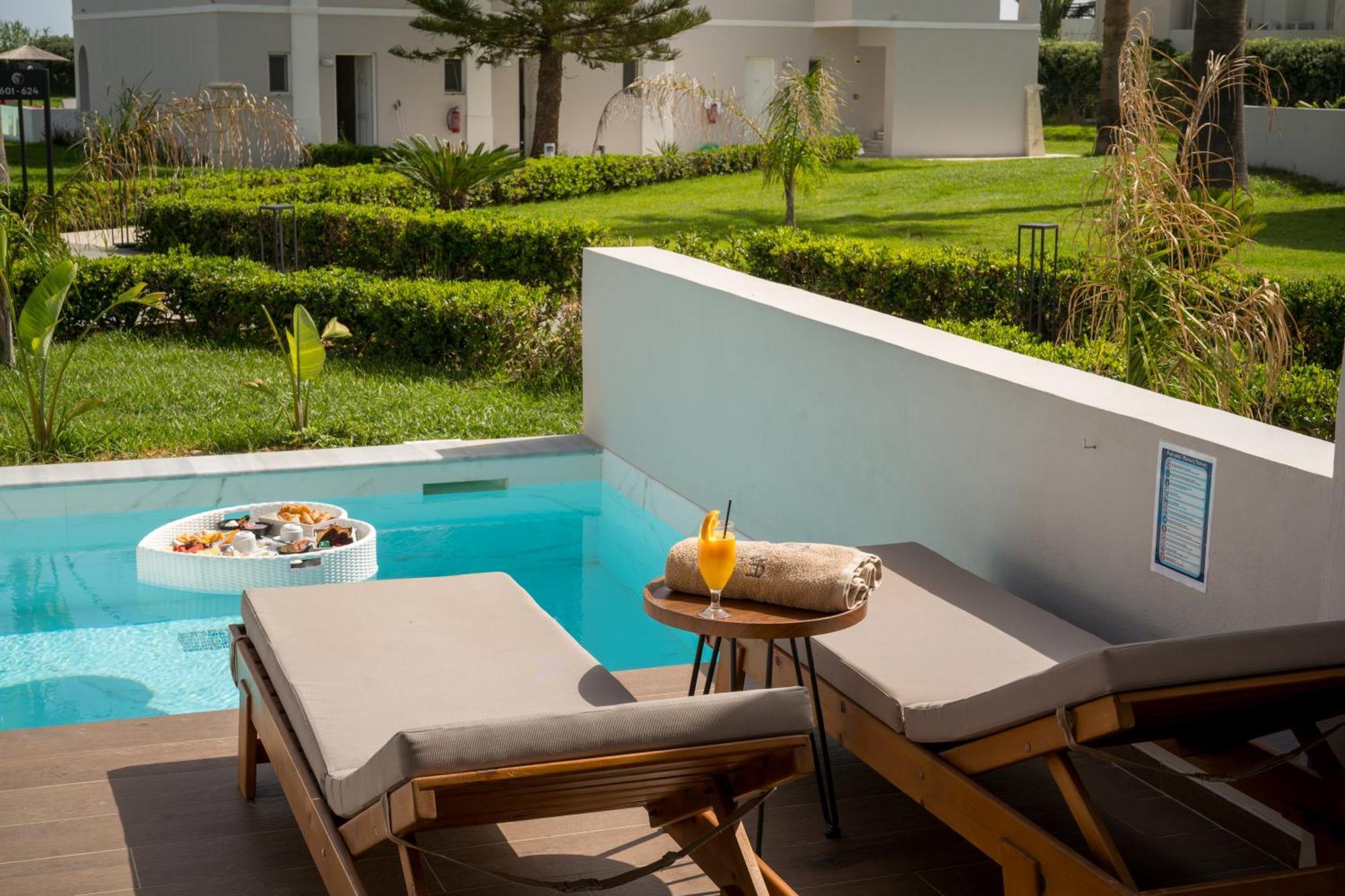 Delfina Tropic Beach Paralia Kourna Exterior photo