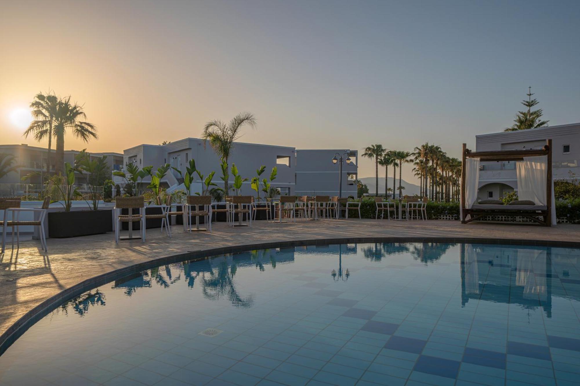 Delfina Tropic Beach Paralia Kourna Exterior photo