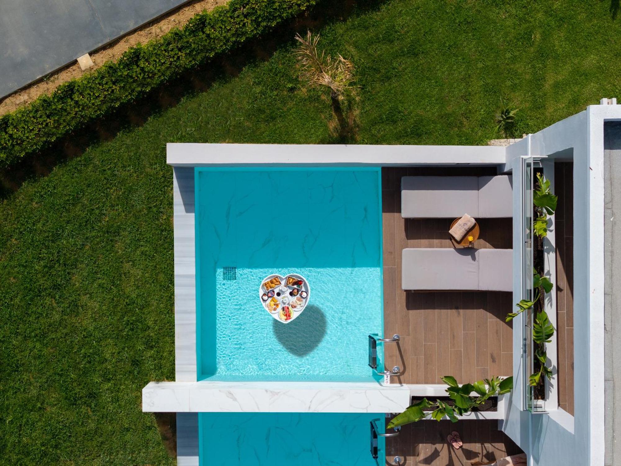 Delfina Tropic Beach Paralia Kourna Exterior photo