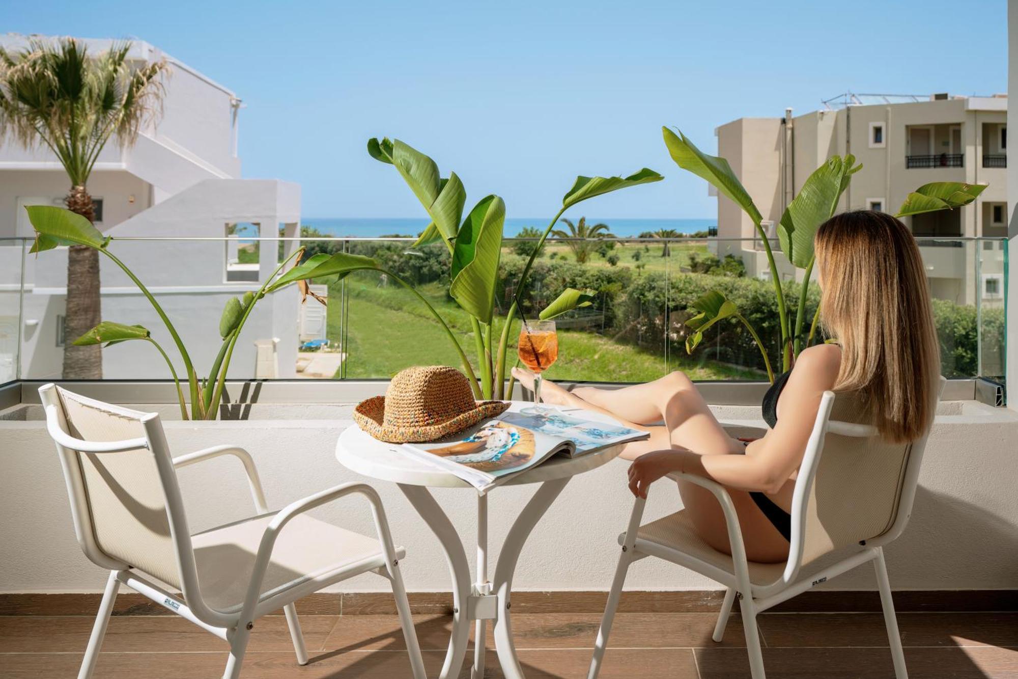 Delfina Tropic Beach Paralia Kourna Exterior photo
